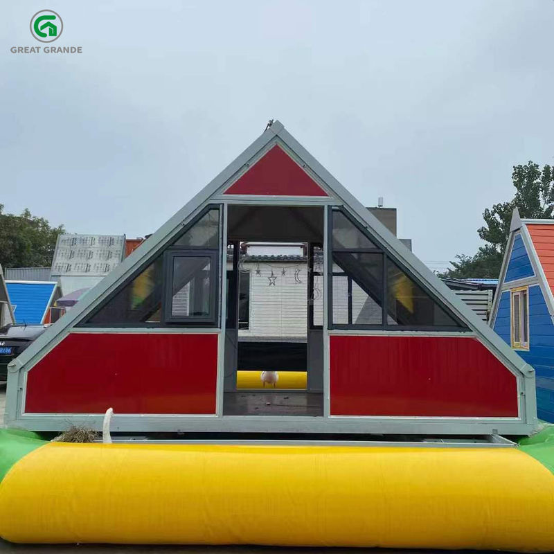 Γαλβανισμένος χάλυβας που διπλώνει το Prefab κόκκινο σπιτιών τριγώνων για τη στρατοπέδευση και τις υπαίθριες δραστηριότητες