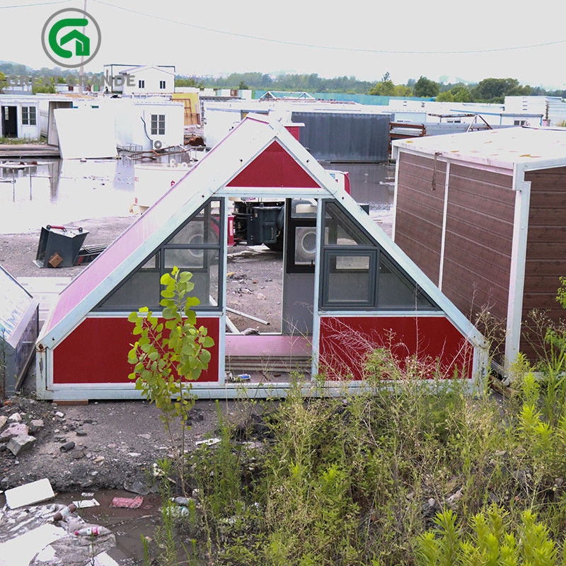 Γαλβανισμένος χάλυβας που διπλώνει το Prefab κόκκινο σπιτιών τριγώνων για τη στρατοπέδευση και τις υπαίθριες δραστηριότητες